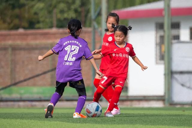 冯坤的国籍迷雾揭晓，泰国执教成正面形象